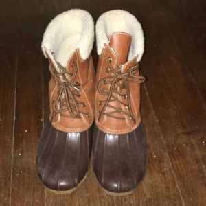 Duck boots